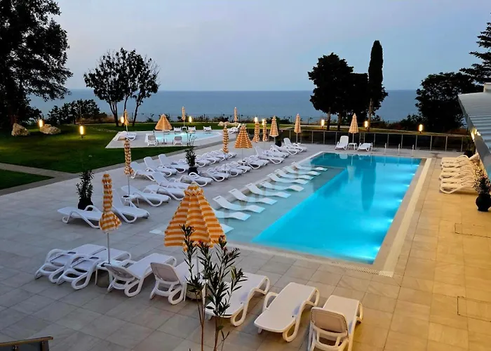 Apartment Sea View -10 Min To -weekend Access -garage Incl Varna